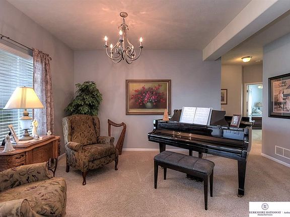 5th image of 1607 Leona Cir