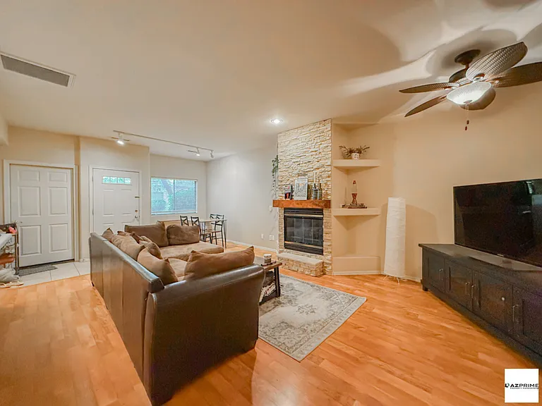 1147 Mary Dr #2 — Photo 17