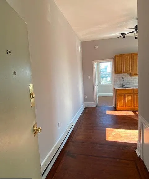 2105 N Howard St #2R — Photo 2
