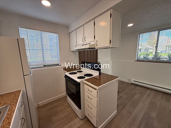 2nd image of 318 E Baldwin Ave APT 4