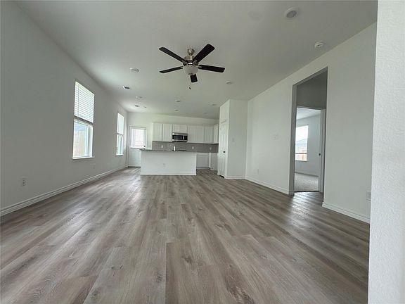 5th image of 406 Cedar Chase Ct
