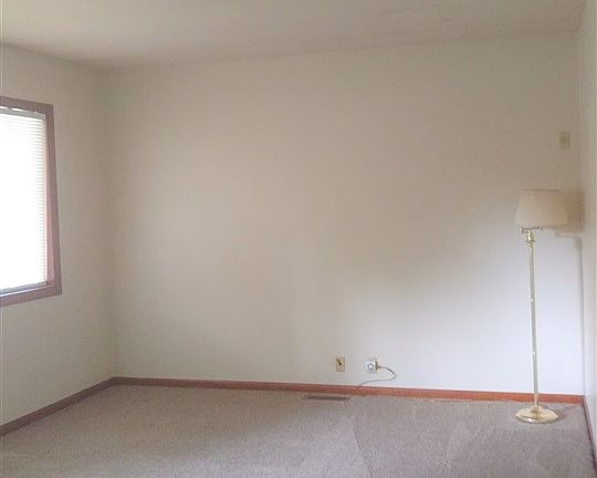 4th image of 3021 S Opechee Dr