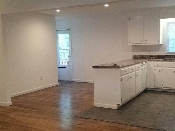4th image of 134 Lawson Dr