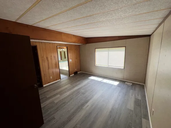13217 Canyon Rd E, Puyallup, WA 98373