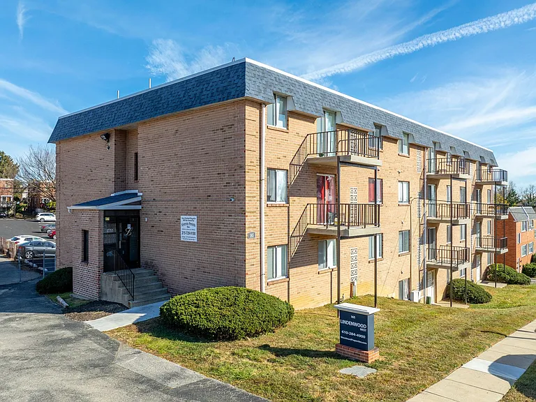 Lindenwood Apartments — Photo 3