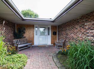 1401 Bladon Rd, Schaumburg, IL 60195