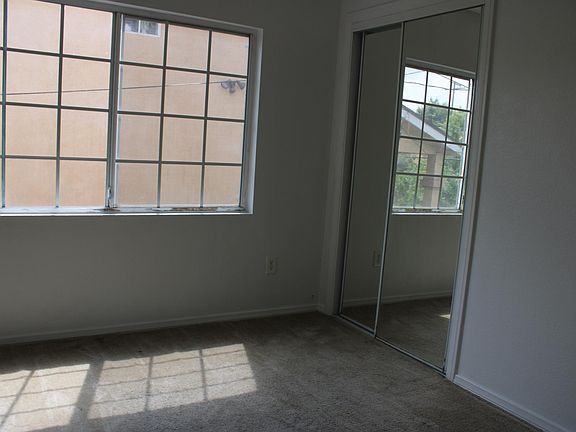 5th image of 1007 Geraghty Ave