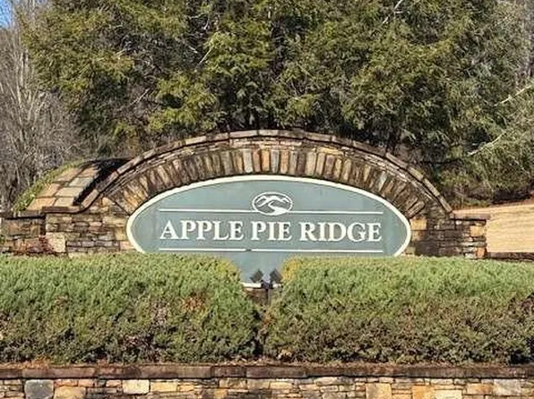 126 Lakeview Way, Baldwin, GA 30511