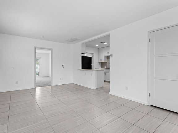 5th image of 981 E Parocela Pl APT 4