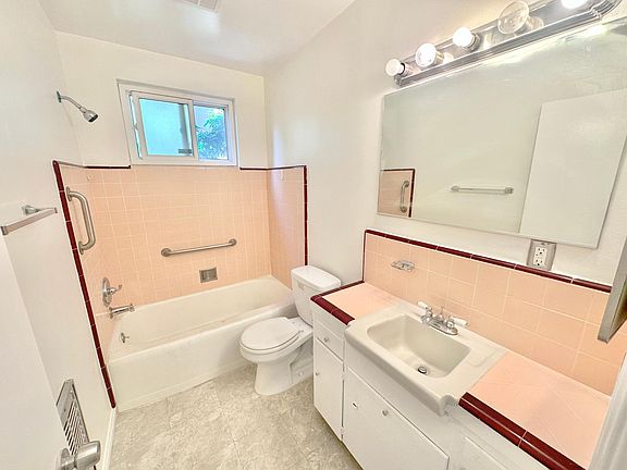 5th image of 8008 Blackburn Ave APT 2