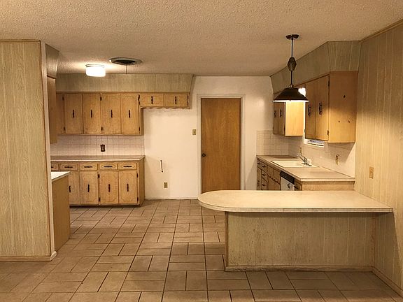 3rd image of 4506 N Redland Ave