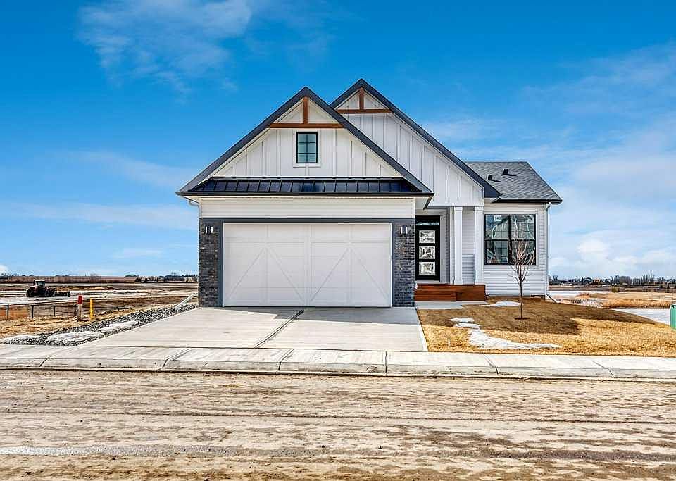 1st image of 163 SE Lakewood Cir