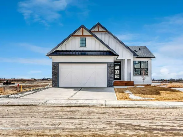 163 SE Lakewood Cir, Strathmore, AB T1P 0G9