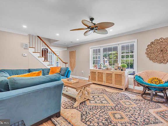 5th image of 75 Gardens Ave