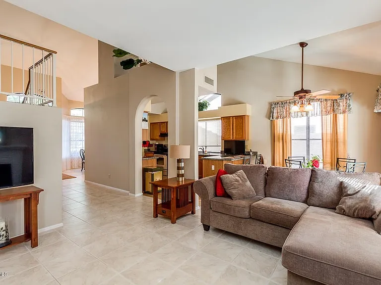 193 W Amanda Ln — Photo 8