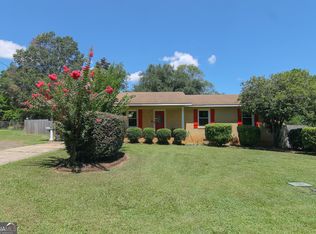 409 Davis Dr, Centerville, GA 31028