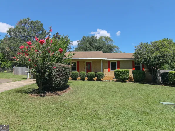 409 Davis Dr, Centerville, GA 31028