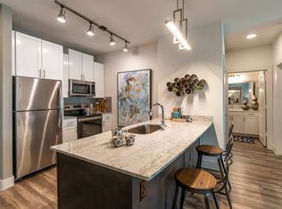 320 Singleton Blvd #2490, Dallas, TX 75212