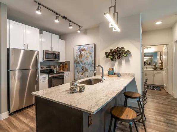 320 Singleton Blvd #5513, Dallas, TX 75212
