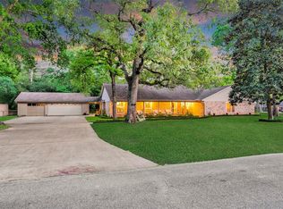 147 Champion Ln, Conroe, TX 77304