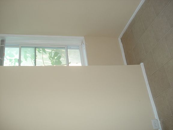 4th image of 1631 W Ontario St