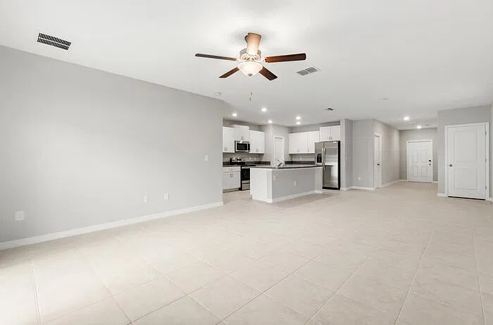 6 bed, 3.0 bath, 2580 sqft, $2,750 — Photo 4