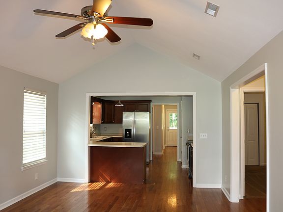 5th image of 211 Martin Rd