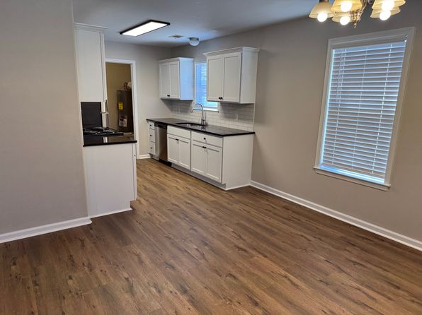 107 SW 1st St APT 2