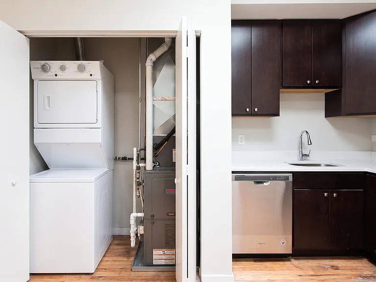4200-08 N Milwaukee Ct — Photo 8