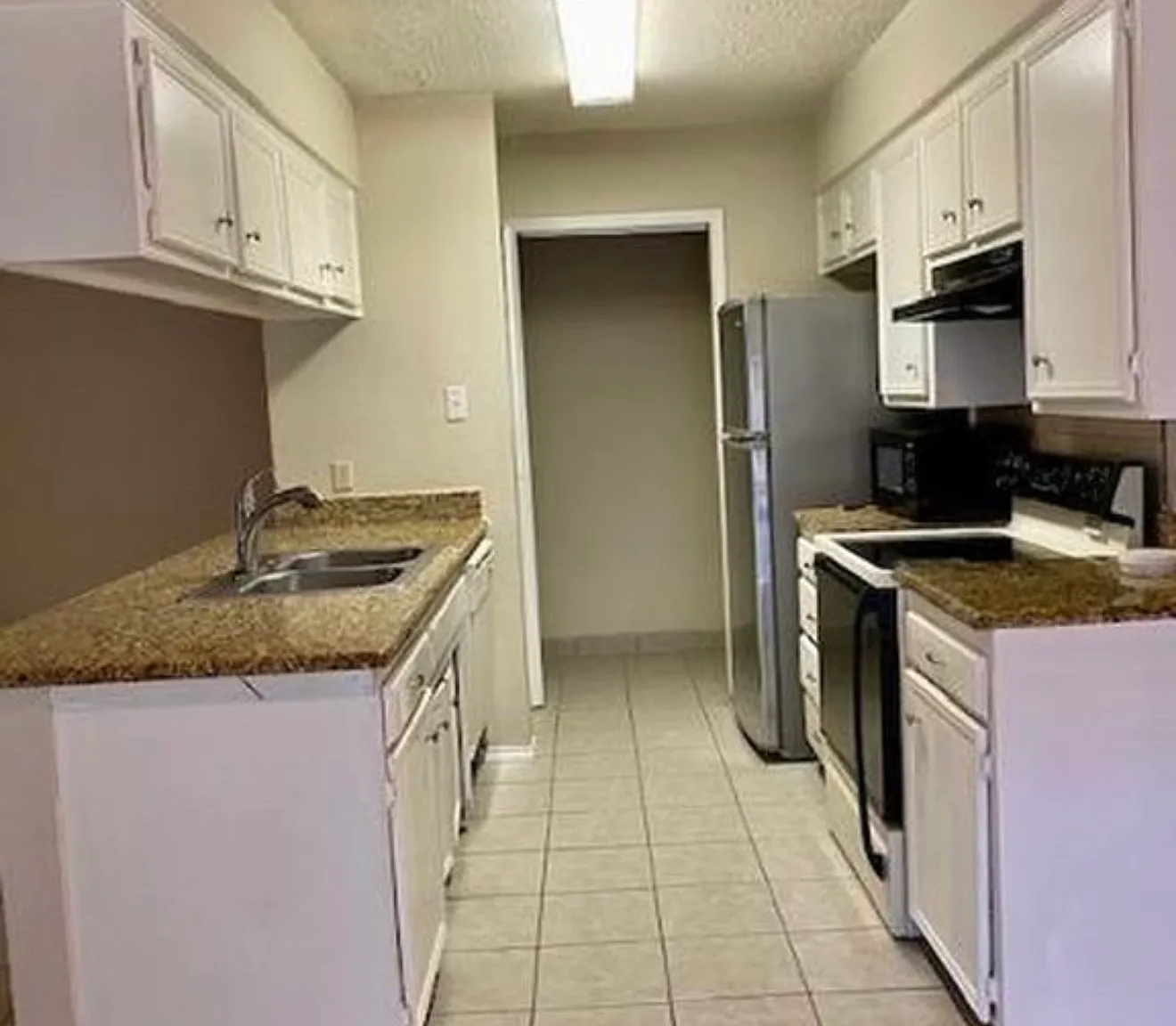 3 bed, 1191 sqft, $1,600 — Photo 3