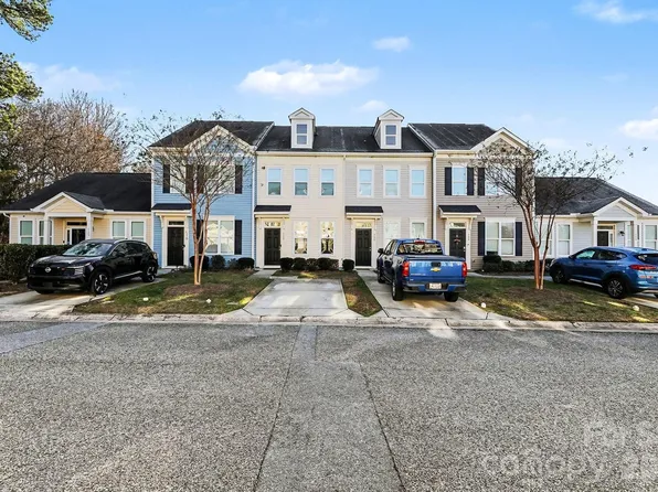 112 N Canyon Ridge Dr, Mount Holly, NC 28120