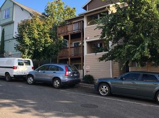 11940 SE Ash St APT 101, Portland, OR 97216