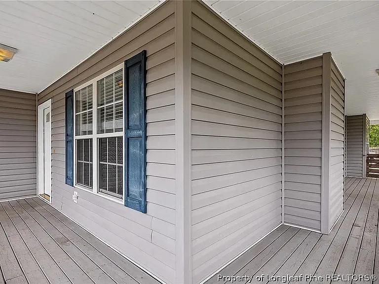 366 Colonial Hills Dr — Photo 2