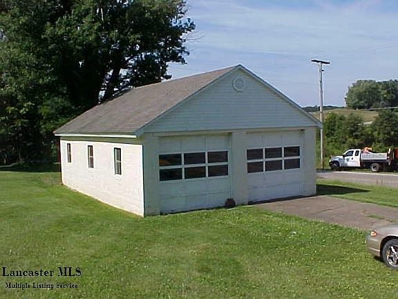 3rd image of 989 S Main St