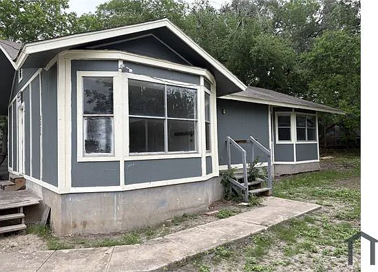 2226 McKinley Ave — Photo 1