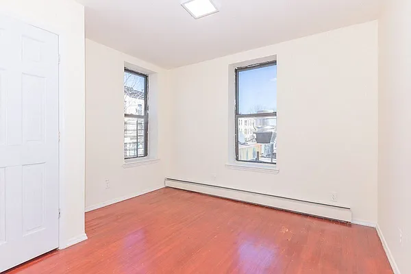 Rented by Rental Solutions Inc | media 18