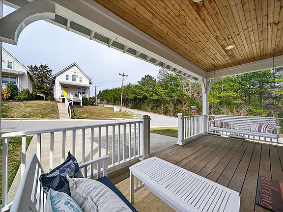 2nd image of 400 Juniper Dr