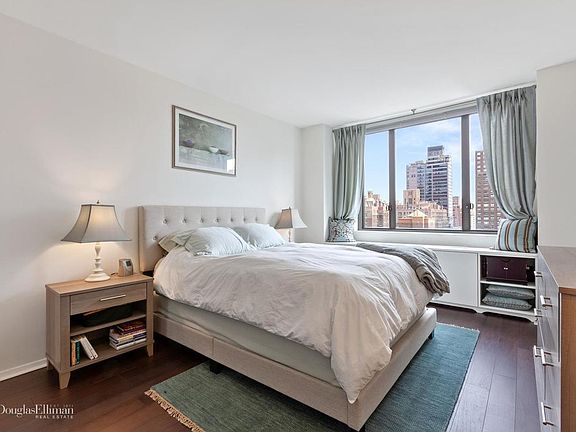4th image of 300 E 54th St APT 16A