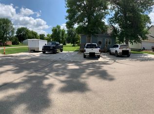 713 2nd Ave N, Lake Norden, SD 57248