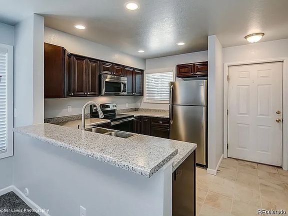 2nd image of 1140 Poplar Ave