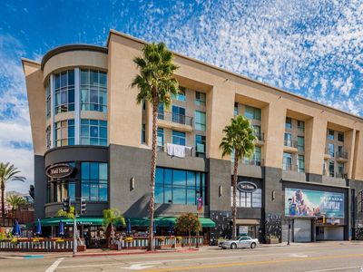 250 N 1st St Unit 303, Burbank, CA, 91502