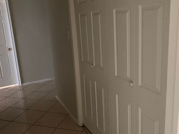 4th image of 121 Ramon Cardenas Dr #B