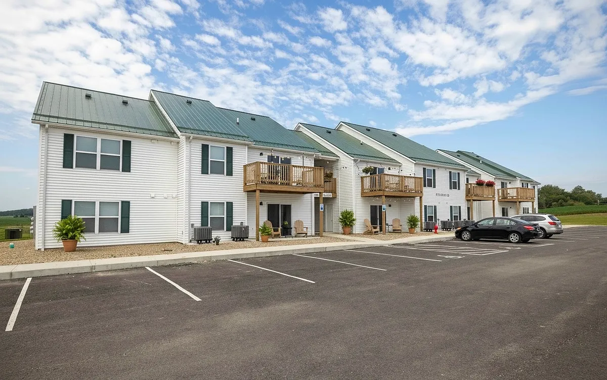 Building Photo - 6154 Commerce Dr #4201