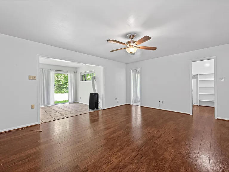 1701 Mistletoe Ln — Photo 22