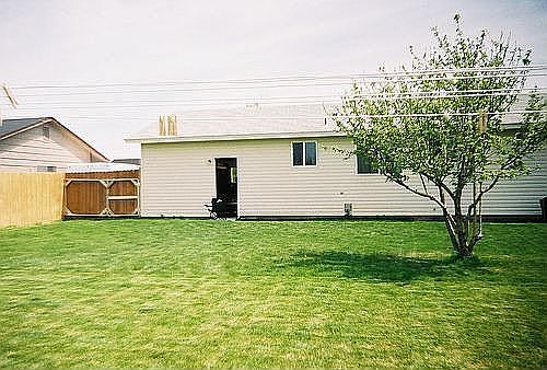 2nd image of 205 N Farnsworth Dr