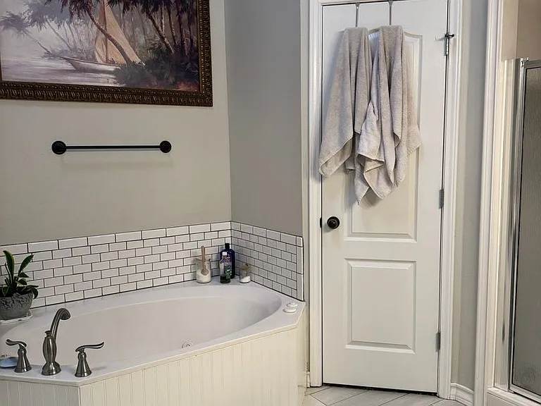 311 Longhorn St — Photo 16