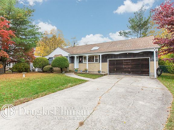 2nd image of 258 E 2nd St