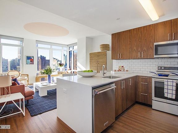 3rd image of 120 Nassau St APT 16H
