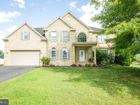 19338 Paradise Manor Dr, Hagerstown, MD 21742