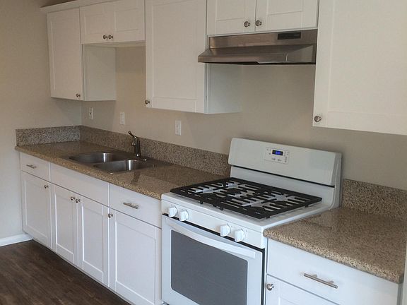 2nd image of 3150 30th St